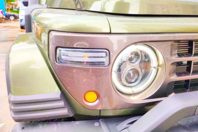 Used 212 T01 2025 2.0T Changfeng Right Front Headlight