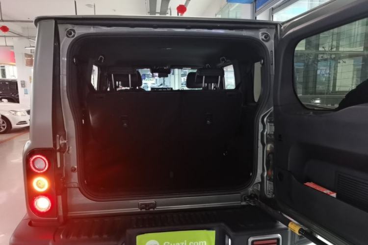 Used 212 T01 2025 2.0T Changfeng Trunk