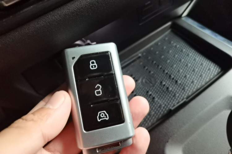 Used 212 T01 2025 2.0T Changfeng Vehicle Key