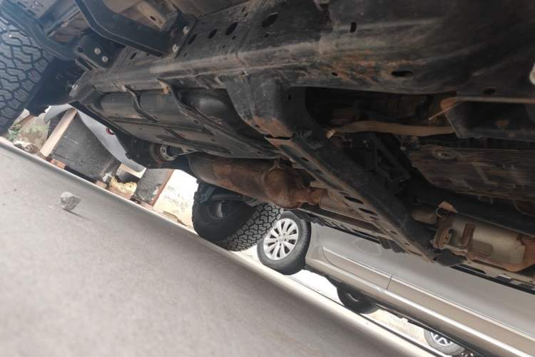 Used 212 T01 2025 2.0T Changfeng Chassis Front Right