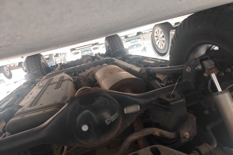 Used 212 T01 2025 2.0T Changfeng Chassis Rear
