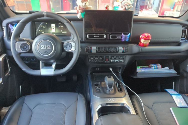 Used 212 T01 2025 2.0T Changfeng Center Console