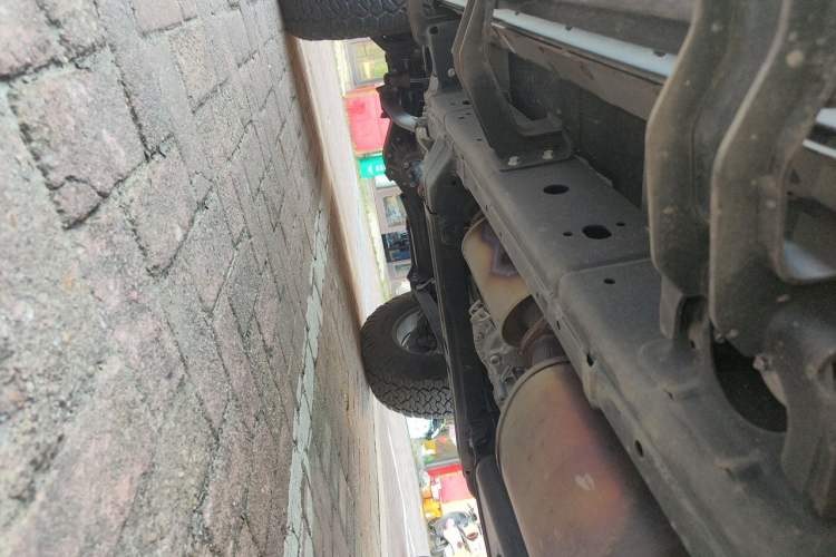 Used 212 T01 2025 2.0T Changfeng Chassis Rear Left