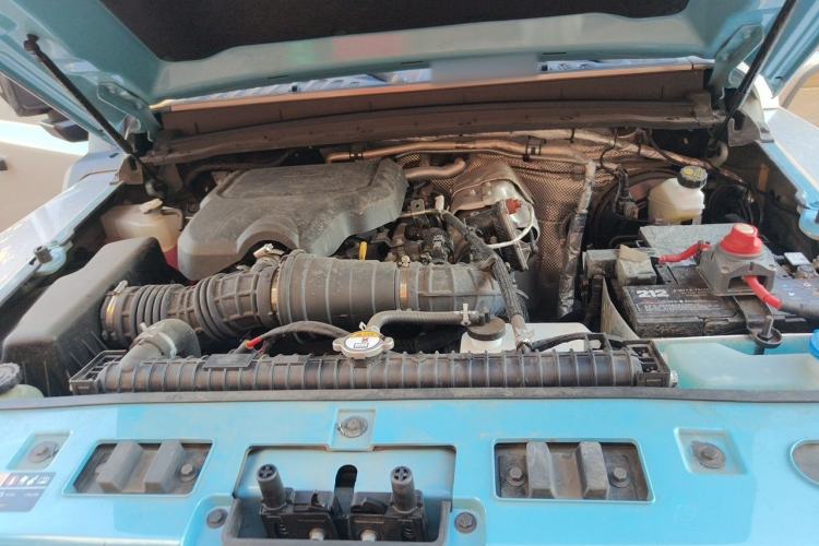 Used 212 T01 2025 2.0T Changfeng Engine Bay