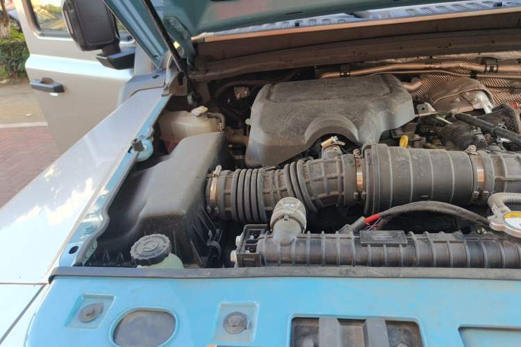Used 212 T01 2025 2.0T Changfeng Engine Bay Right