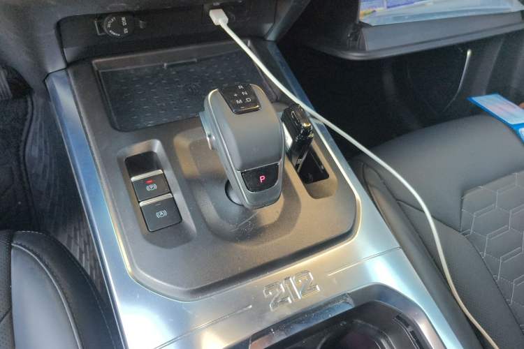 Used 212 T01 2025 2.0T Changfeng Gear Lever