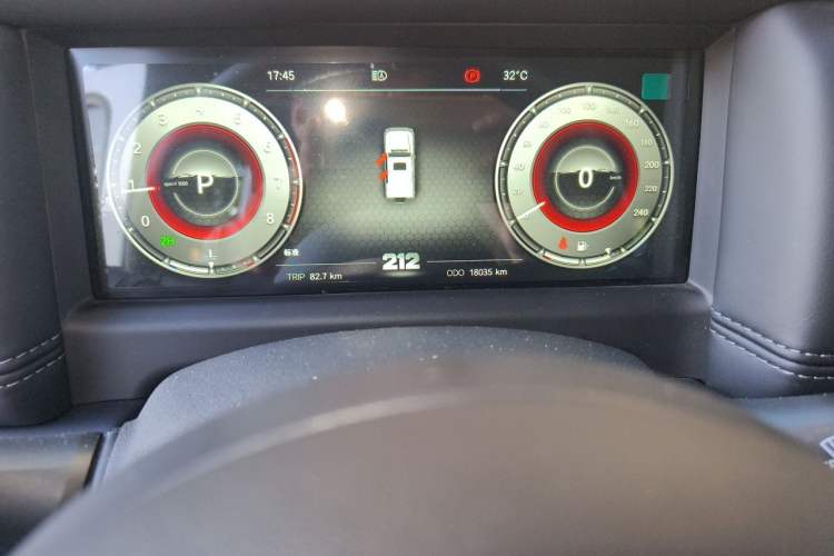 Used 212 T01 2025 2.0T Changfeng Odometer Close Up