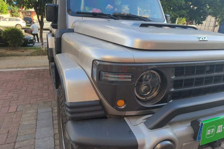 Used 212 T01 2025 2.0T Changfeng Right Front Headlight