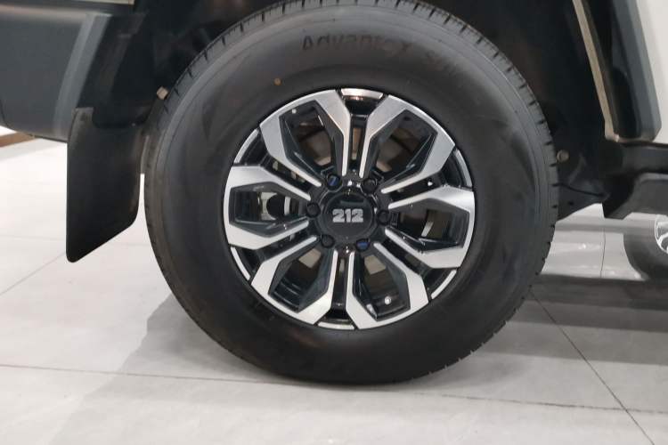 Used 212 T01 2025 Model 2.0T Diesel Exterior 5