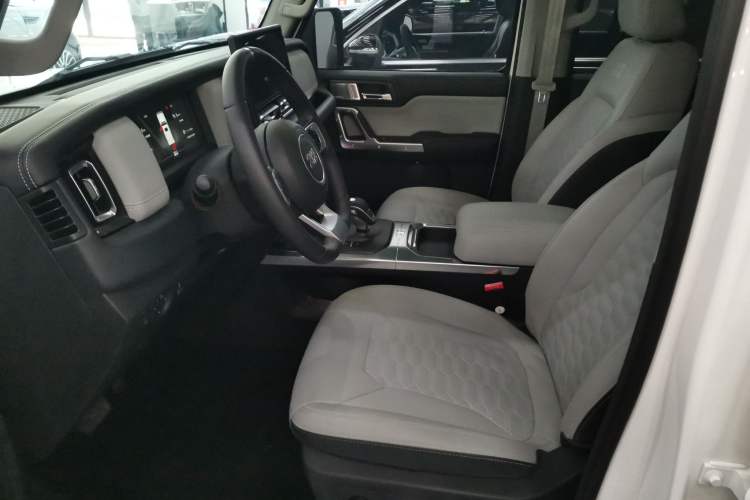Used 212 T01 2025 Model 2.0T Diesel Left Front Seat