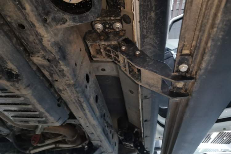 Used 212 T01 2025 Model 2.0T Diesel Right Side Sill