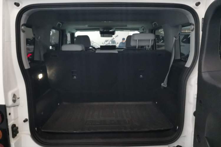 Used 212 T01 2025 Model 2.0T Diesel Trunk