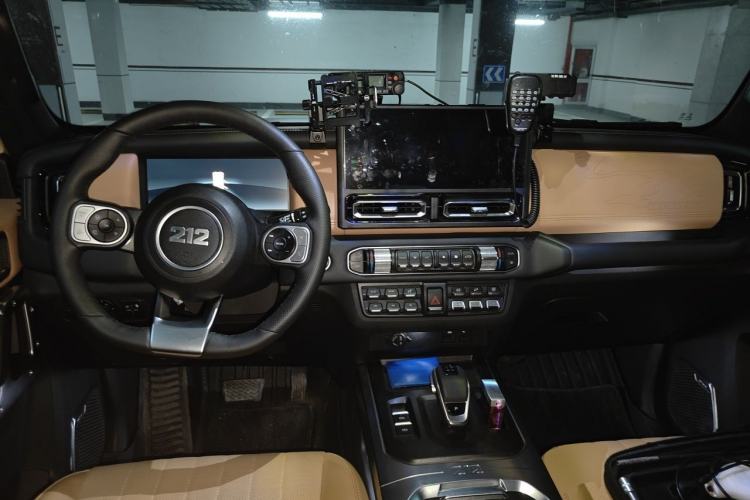 Used 212 T01 2026 Model 2.0T High Ground Center Console
