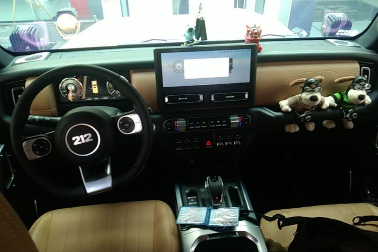 Used 212 T01 2026 Model 2.0T High Ground Center Console