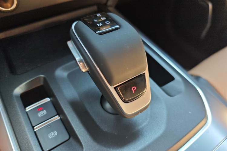 Used 212 T01 2026 Model 2.0T High Ground Gear Lever