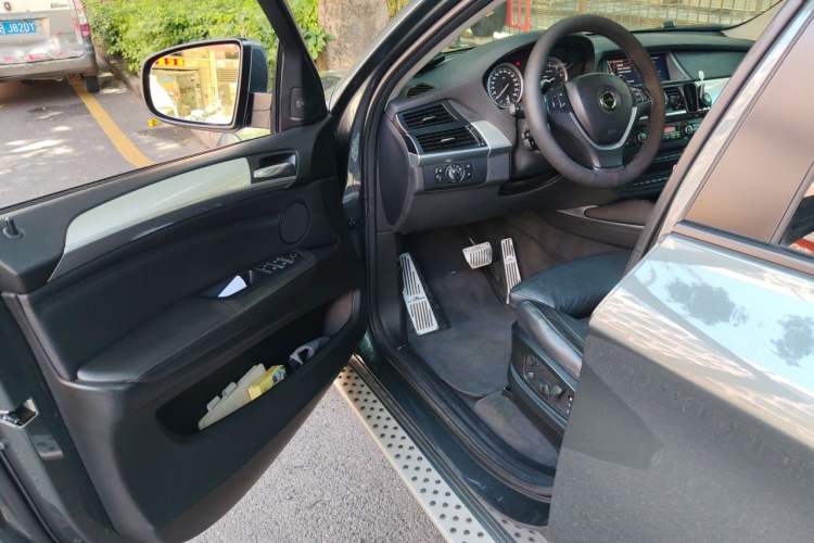 Used AC Schnitzer X6  Driver Seat