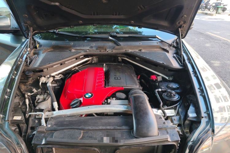 Used AC Schnitzer X6  Engine Bay