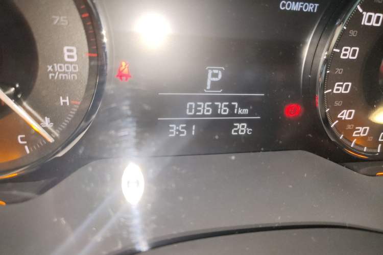 Used Acura CDX 2019 1.5T Two-Wheel Drive Deluxe Edition Odometer Close Up