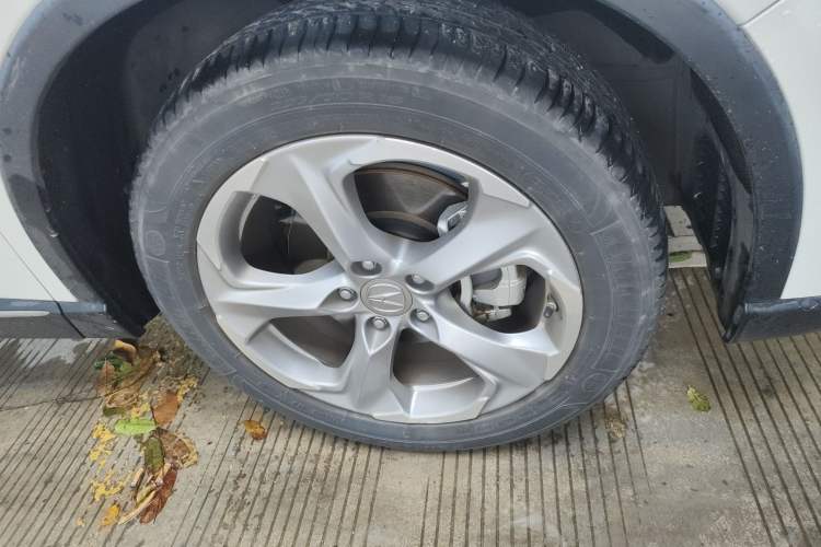 Used Acura CDX 2019 1.5T Two-Wheel Drive Deluxe Edition Right Front Wheel Hub