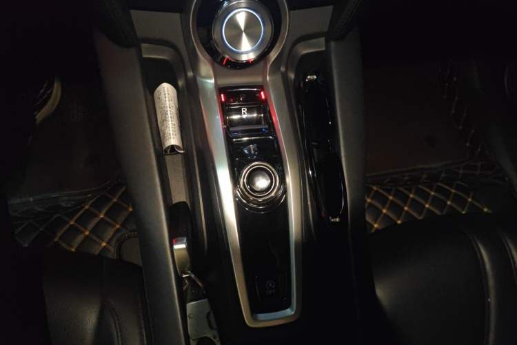 Used Acura CDX 2016 1.5T Two-Wheel Drive Enjoyment Edition Gear Lever
