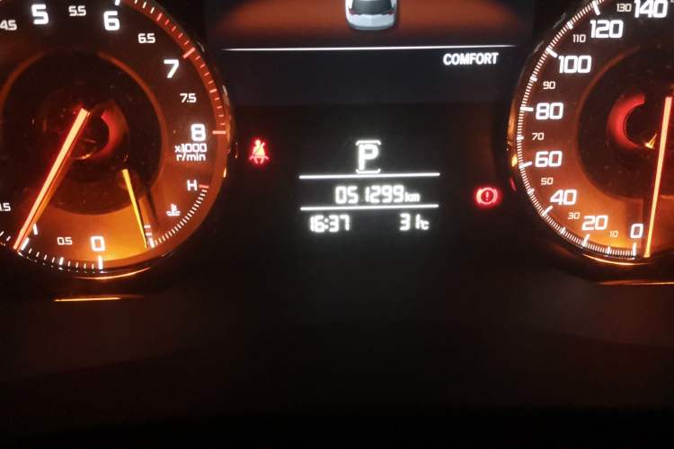 Used Acura CDX 2016 1.5T Two-Wheel Drive Deluxe Edition Odometer Close Up
