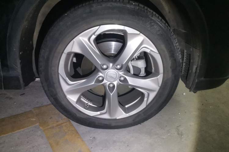 Used Acura CDX 2016 1.5T Two-Wheel Drive Deluxe Edition Right Front Wheel Hub