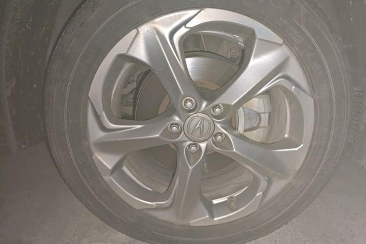 Used Acura CDX 2016 1.5T Two-Wheel Drive Enjoyment Edition Right Front Wheel Hub