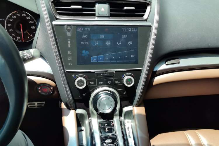 Used Acura CDX 2016 1.5T Two-Wheel Drive Deluxe Edition Audio And AC Panel