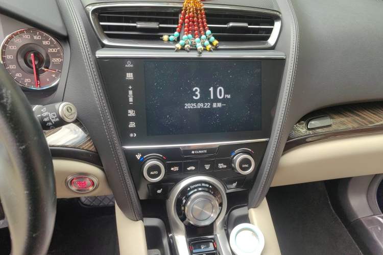 Used Acura CDX 2016 1.5T Four-Wheel Drive Deluxe Edition Audio And AC Panel