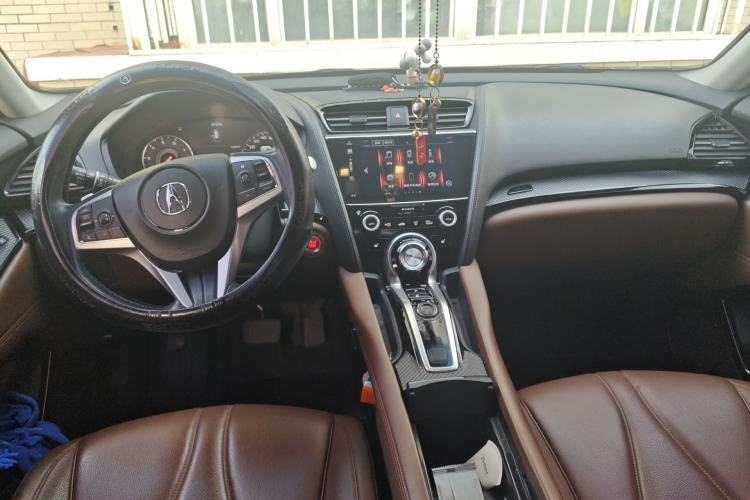 Used Acura CDX 2016 1.5T Two-Wheel Drive Deluxe Edition Center Console