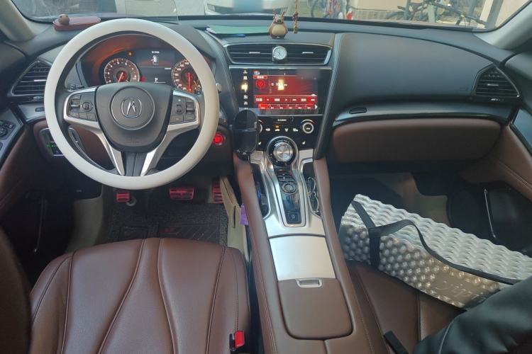 Used Acura CDX 2016 1.5T Two-Wheel Drive Deluxe Edition Center Console
