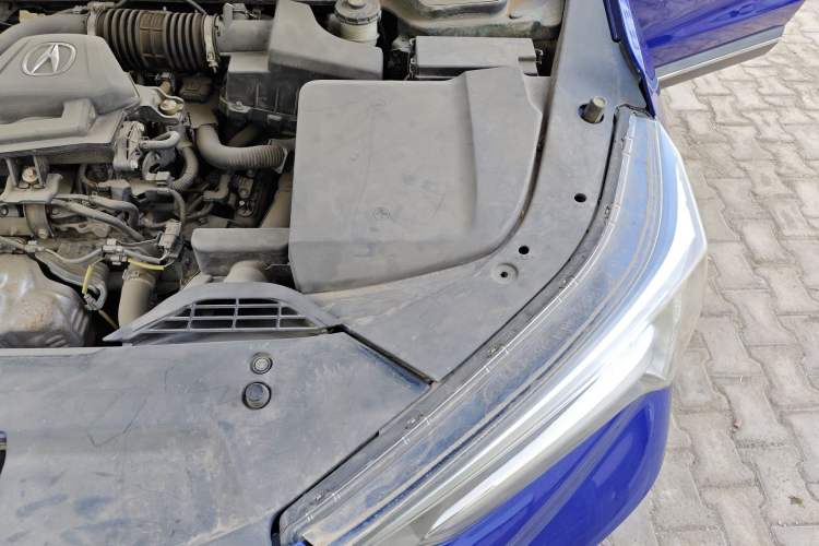 Used Acura CDX 2016 1.5T Two-Wheel Drive Deluxe Edition Engine Bay Left
