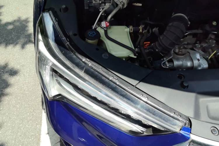 Used Acura CDX 2016 1.5T Two-Wheel Drive Deluxe Edition Engine Bay Right
