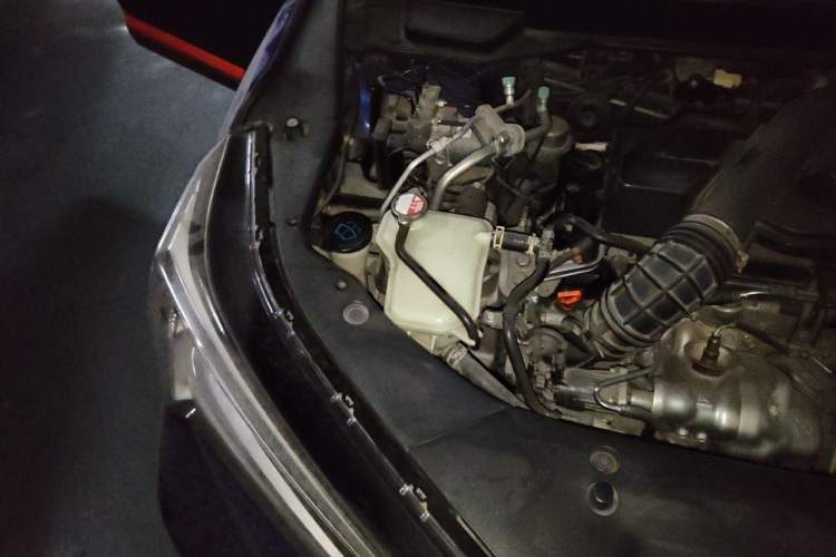 Used Acura CDX 2016 1.5T Two-Wheel Drive Deluxe Edition Engine Bay Right