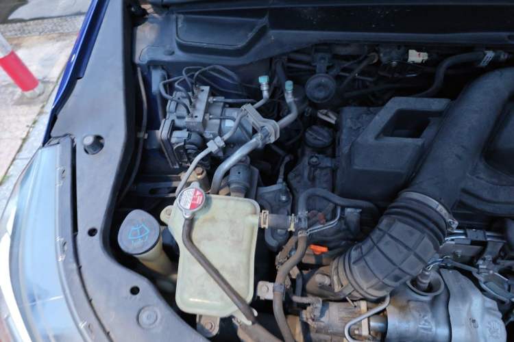 Used Acura CDX 2016 1.5T Two-Wheel Drive Deluxe Edition Engine Bay Right