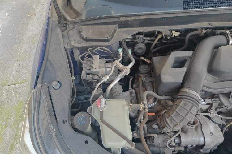Used Acura CDX 2016 1.5T Two-Wheel Drive Deluxe Edition Engine Bay Right