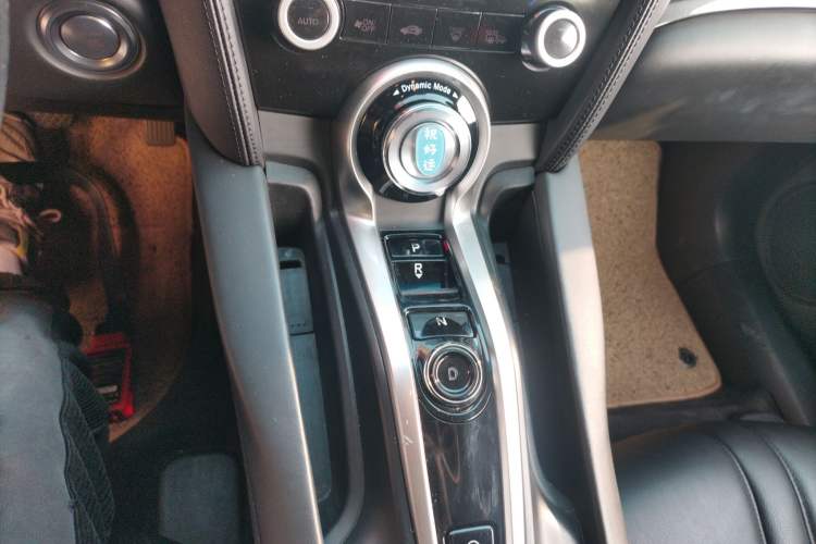 Used Acura CDX 2016 1.5T Two-Wheel Drive Enjoyment Edition Gear Lever