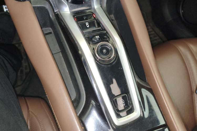 Used Acura CDX 2016 1.5T Two-Wheel Drive Deluxe Edition Gear Lever