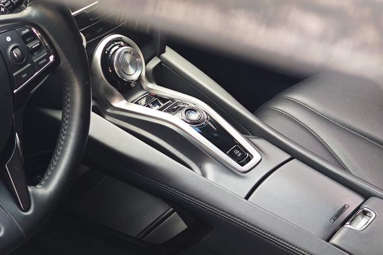 Used Acura CDX 2016 1.5T Two-Wheel Drive Enjoyment Edition Gear Lever