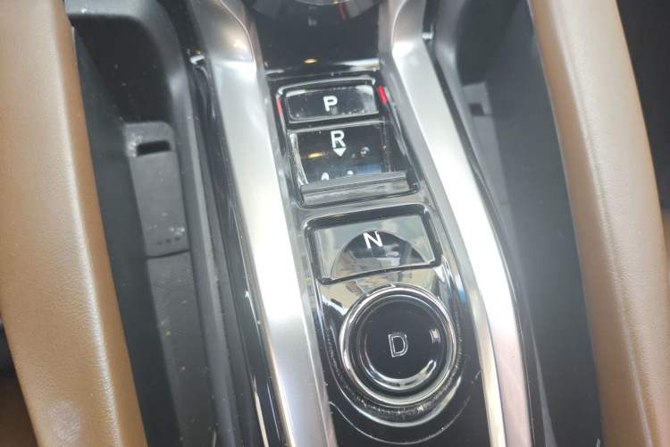 Used Acura CDX 2016 1.5T Two-Wheel Drive Deluxe Edition Gear Lever
