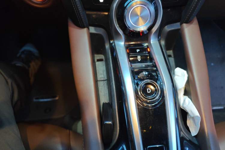 Used Acura CDX 2016 1.5T Two-Wheel Drive Deluxe Edition Gear Lever