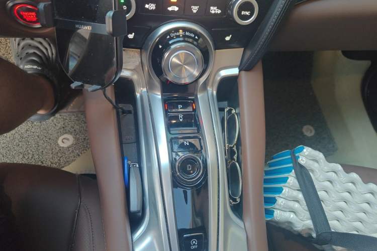 Used Acura CDX 2016 1.5T Two-Wheel Drive Deluxe Edition Gear Lever
