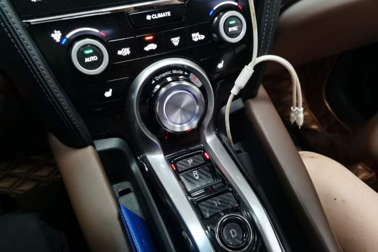 Used Acura CDX 2016 1.5T Two-Wheel Drive Deluxe Edition Gear Lever