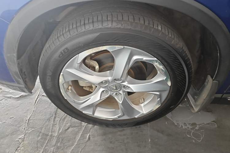 Used Acura CDX 2016 1.5T Two-Wheel Drive Deluxe Edition Left Front Wheel Hub