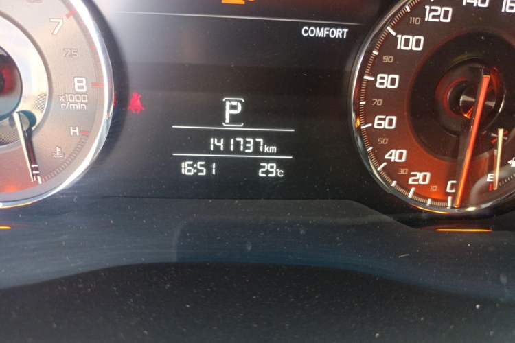 Used Acura CDX 2016 1.5T Two-Wheel Drive Deluxe Edition Odometer Close Up