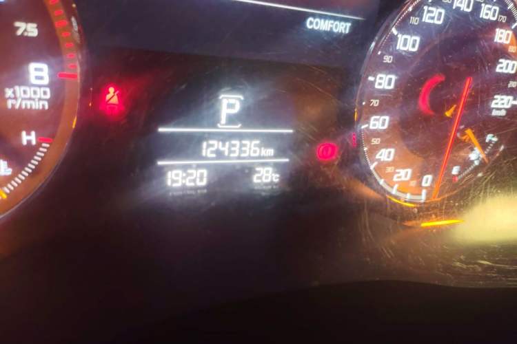 Used Acura CDX 2016 1.5T Two-Wheel Drive Deluxe Edition Odometer Close Up