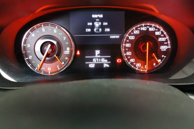 Used Acura CDX 2016 1.5T Two-Wheel Drive Deluxe Edition Odometer Close Up