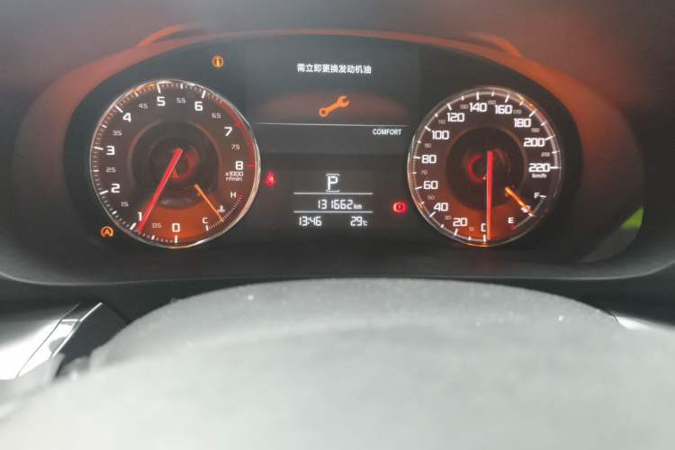 Used Acura CDX 2016 1.5T Two-Wheel Drive Deluxe Edition Odometer Close Up