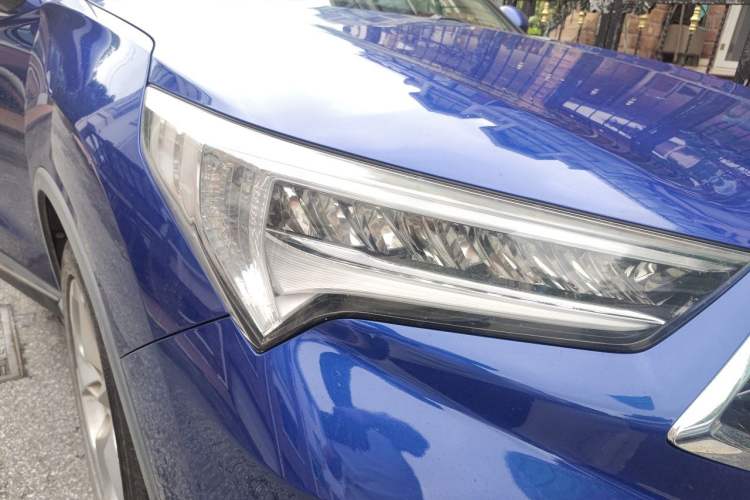 Used Acura CDX 2016 1.5T Two-Wheel Drive Deluxe Edition Right Front Headlight