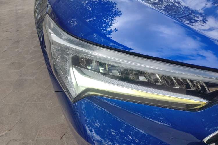 Used Acura CDX 2016 1.5T Four-Wheel Drive Deluxe Edition Right Front Headlight
